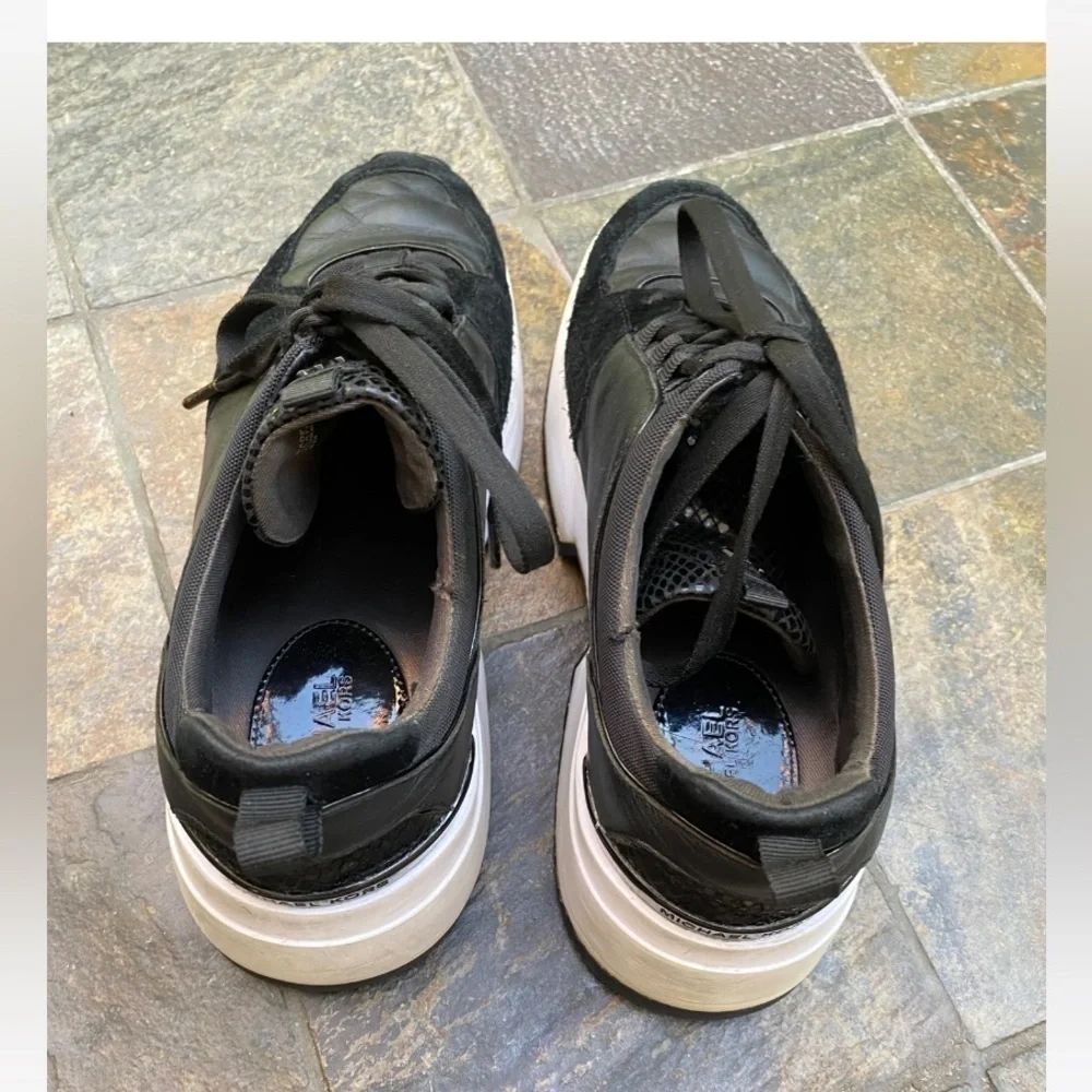 Micheal Kors Sneaker black and white